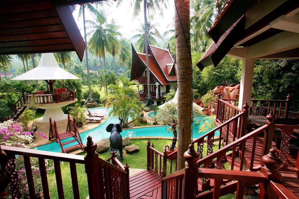 Coco Palace Resort Nai Harn Номер фото