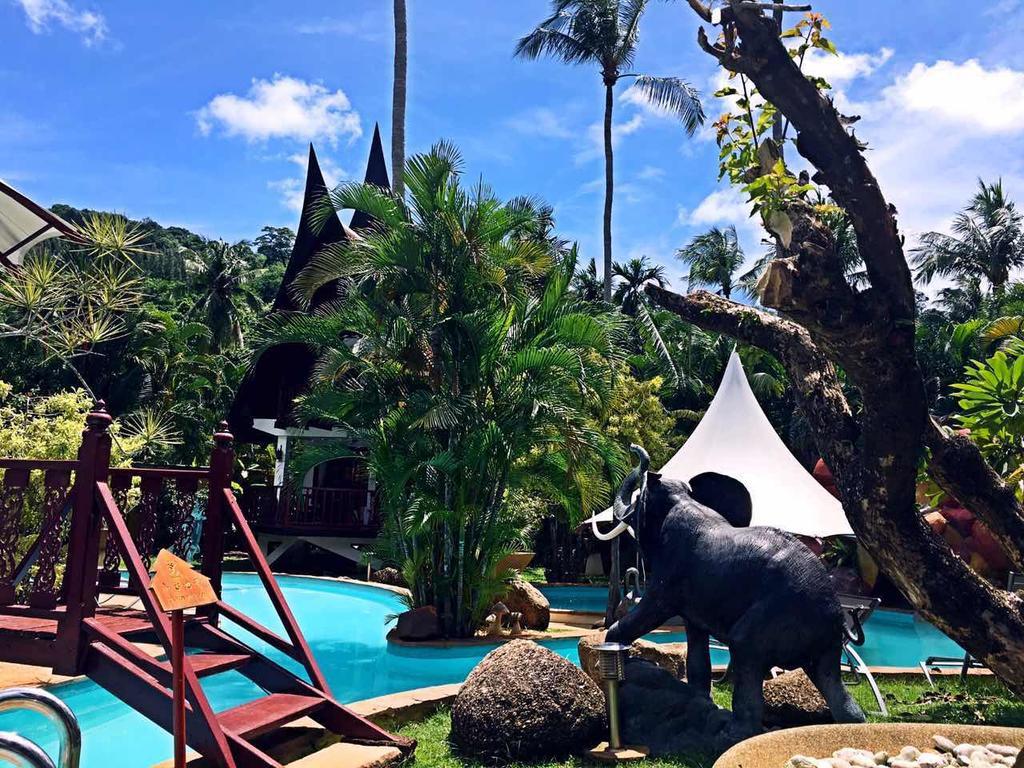 Coco Palace Resort Nai Harn Екстер'єр фото