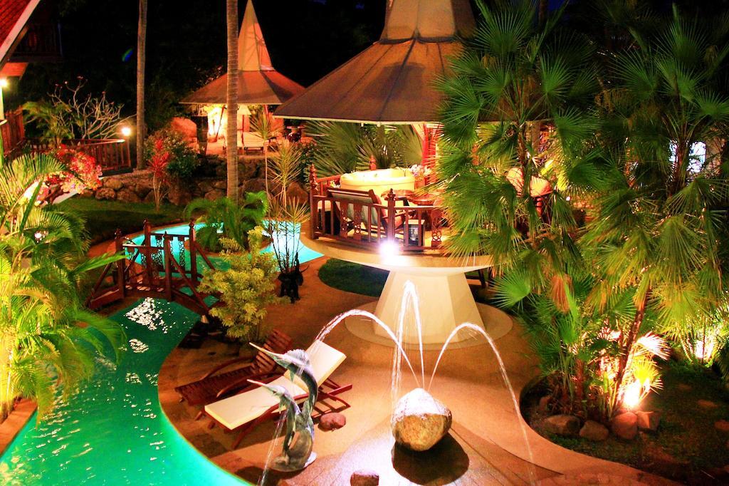 Coco Palace Resort Nai Harn Екстер'єр фото
